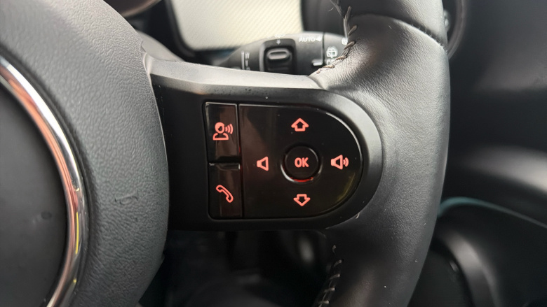 MINI Hatchback 1.5 Cooper Exclusive Premium 3dr Auto Petrol Hatchback